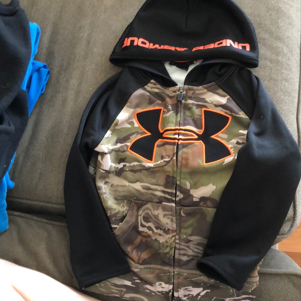 Under armour black and camo zip up hoodie size 4